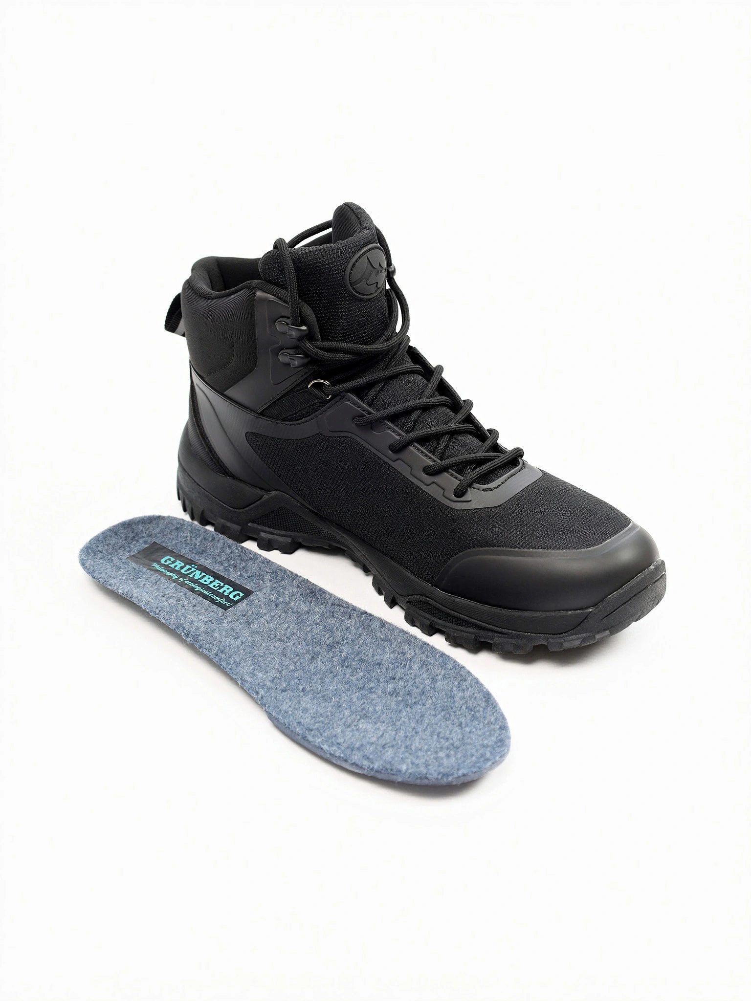 Ботинки черного цвета комбинированные на рельефной подошве